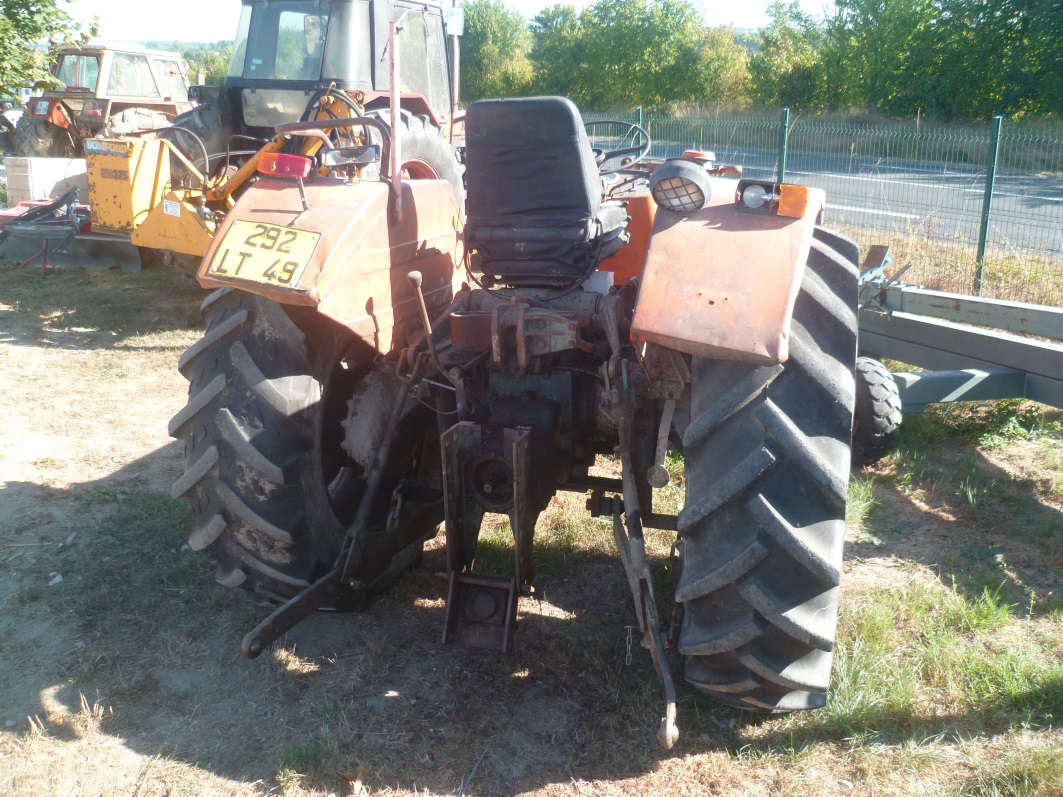 TRACTEUR AGRICOLE 615 SOMECA Diffusion Directe