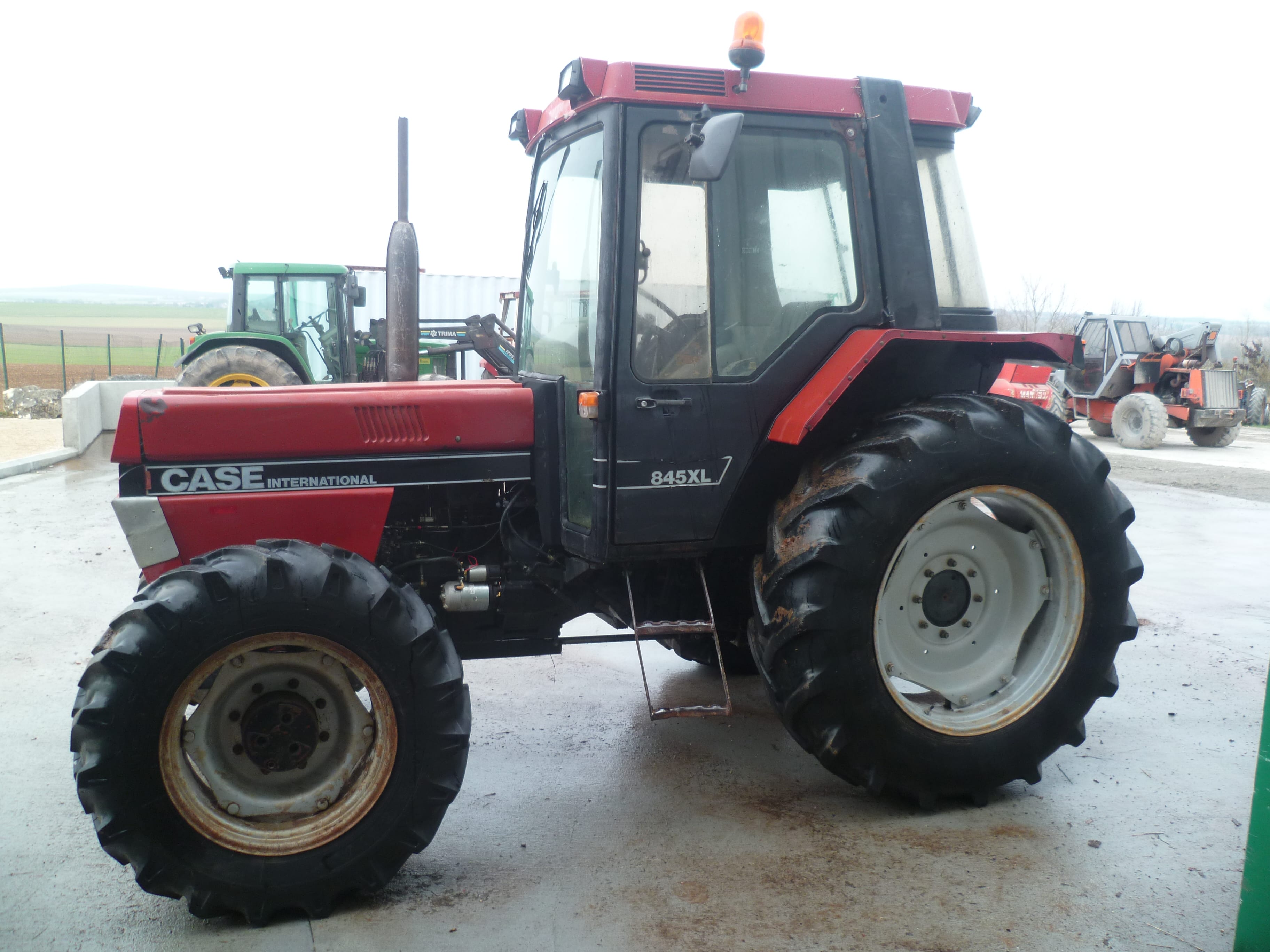 CASE IH TRACTEUR AGRICOLE 845 XL - Tracteur Agricole | Diffusion Directe